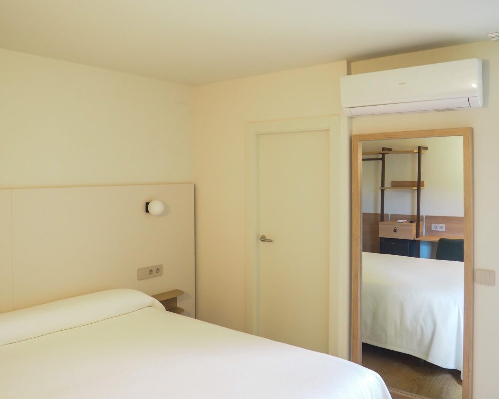 8habitacio hotel tall de conill